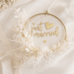 Die 10 besten DIY Hochzeitsgeschenke Selbstgemachter Flower Hoop für das Brautpaar